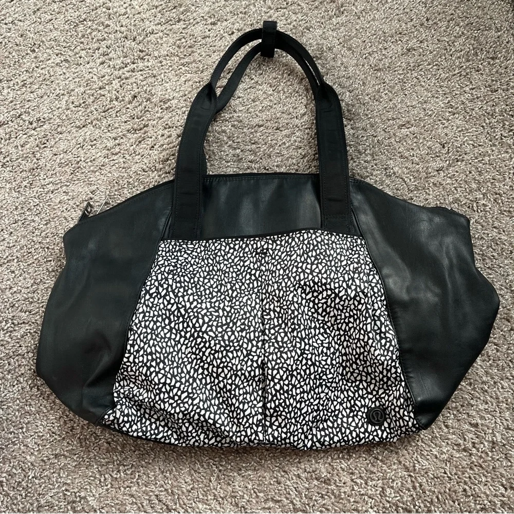EUC Lululemon Free To Be Bag in Miss Mosaic Black / Black - Picture 2 of 15